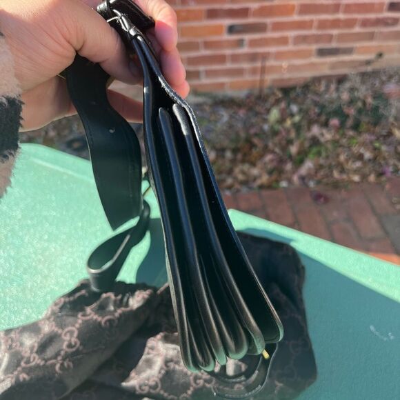 Gucci Leather Shoulder Bag - Picture 5 of 16